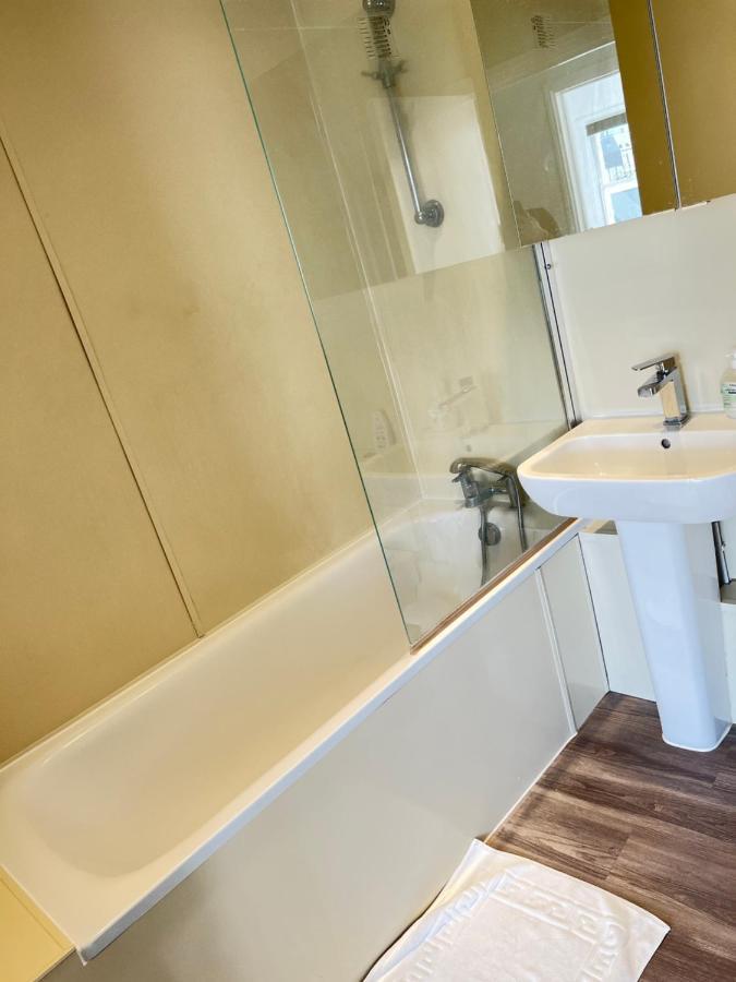 Entire Two Double Bedrooms Flat With River Yare View H6 그레이트야머스 외부 사진