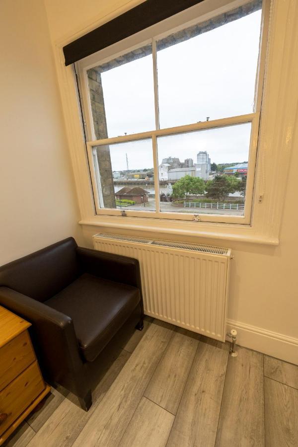 Entire Two Double Bedrooms Flat With River Yare View H6 그레이트야머스 외부 사진